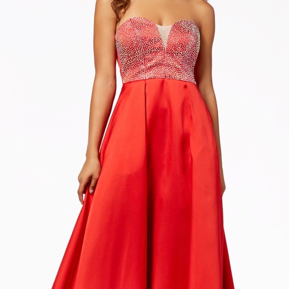 Red strapless Evening gown with pockets BRAND NEW - Picture 3 of 3